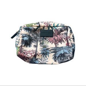 Toiletries bag ✨✨✨  